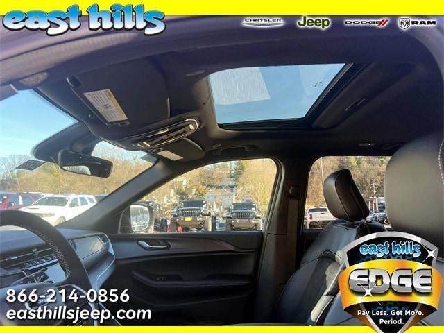 new 2025 Jeep Grand Cherokee car, priced at $48,375