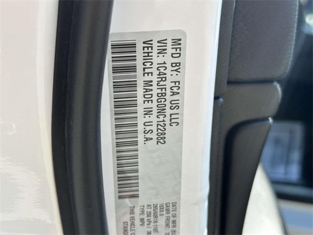 used 2022 Jeep Grand Cherokee WK car, priced at $28,198