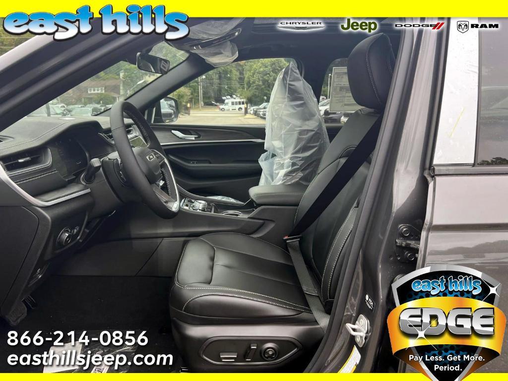 new 2025 Jeep Grand Cherokee car, priced at $50,435