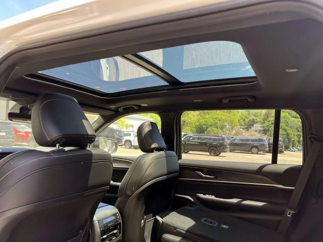 new 2025 Jeep Grand Cherokee L car, priced at $51,515