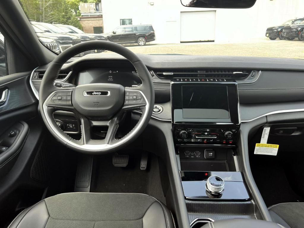 new 2025 Jeep Grand Cherokee car, priced at $48,375