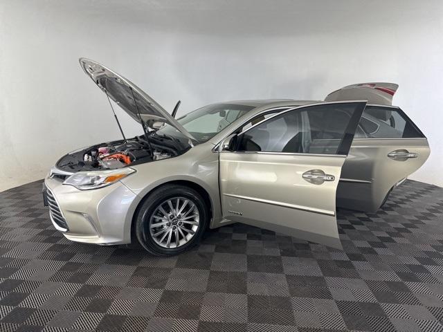 used 2018 Toyota Avalon Hybrid car, priced at $18,200