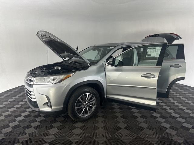 used 2019 Toyota Highlander car, priced at $25,600