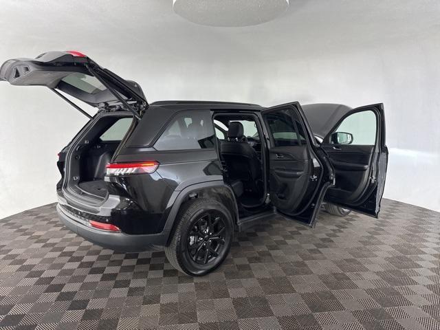 used 2024 Jeep Grand Cherokee car, priced at $30,500