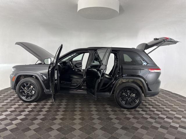 used 2024 Jeep Grand Cherokee car, priced at $30,500