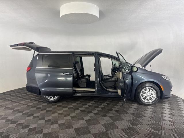 used 2021 Chrysler Pacifica car, priced at $21,200