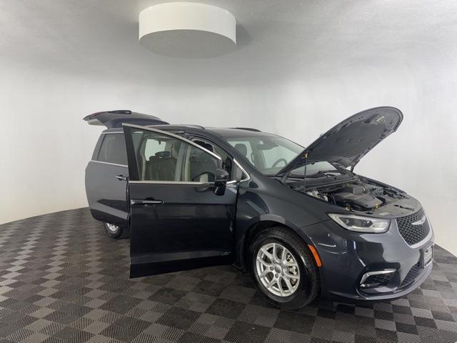 used 2021 Chrysler Pacifica car, priced at $21,200