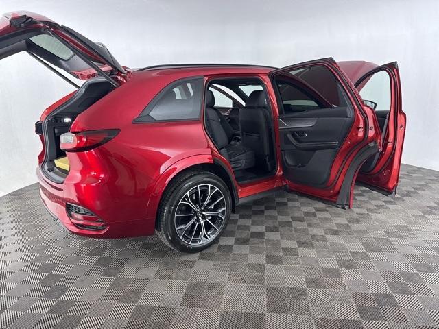 new 2025 Mazda CX-70 car, priced at $53,298