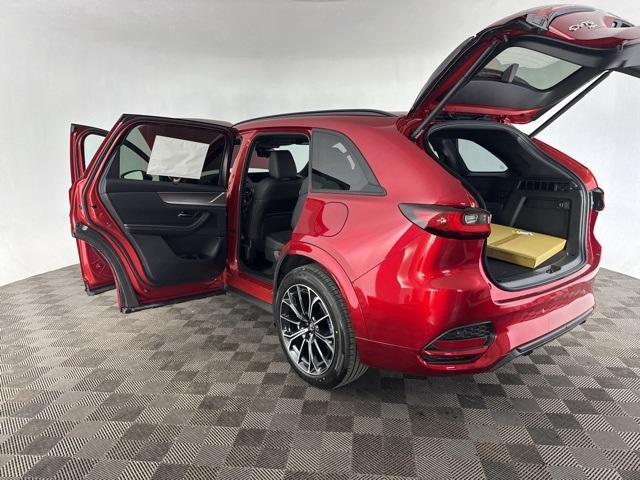 new 2025 Mazda CX-70 car, priced at $53,298