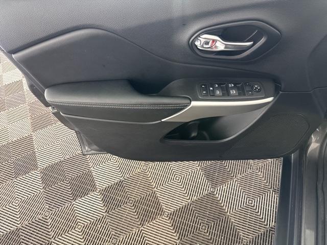 used 2022 Jeep Cherokee car, priced at $21,900