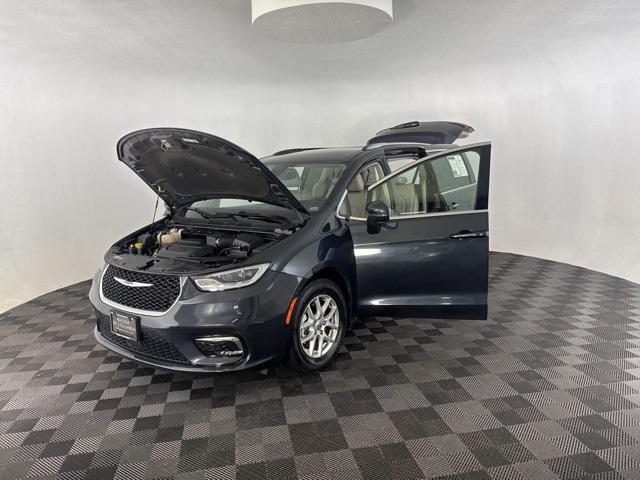 used 2021 Chrysler Pacifica car, priced at $22,000