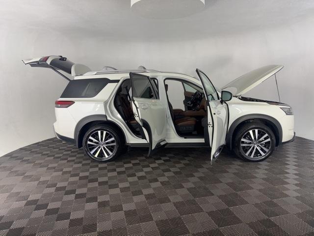 used 2024 Nissan Pathfinder car, priced at $39,000