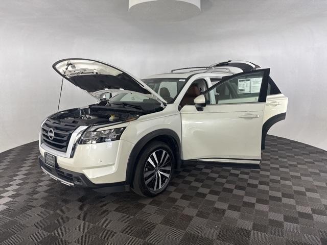 used 2024 Nissan Pathfinder car, priced at $39,000