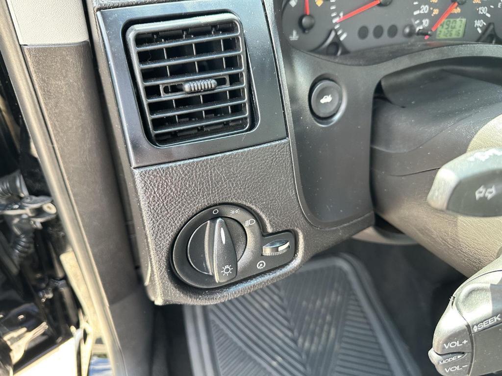 used 2006 Ford Focus car, priced at $3,795