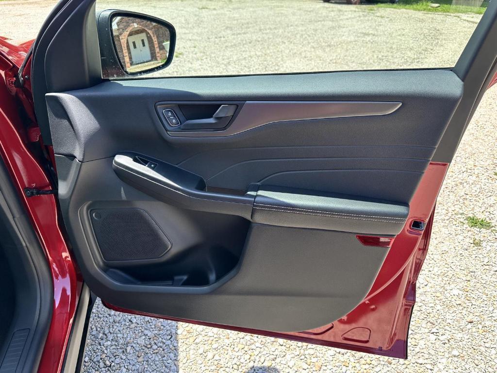 new 2025 Ford Escape car, priced at $27,995