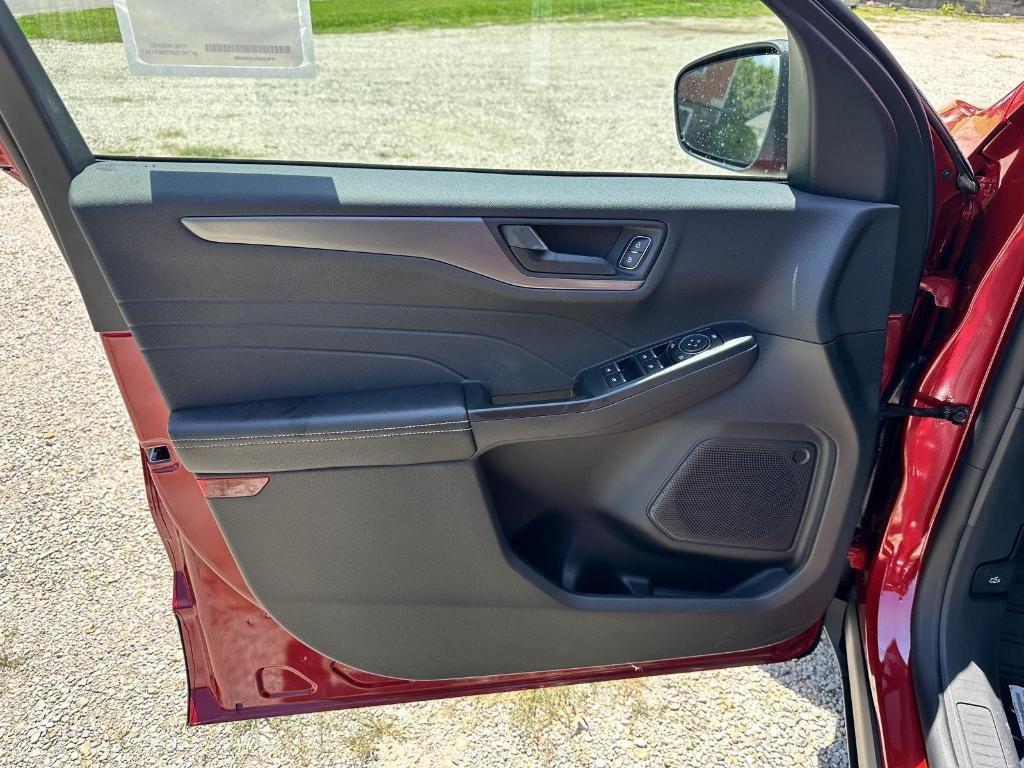 new 2025 Ford Escape car, priced at $27,995