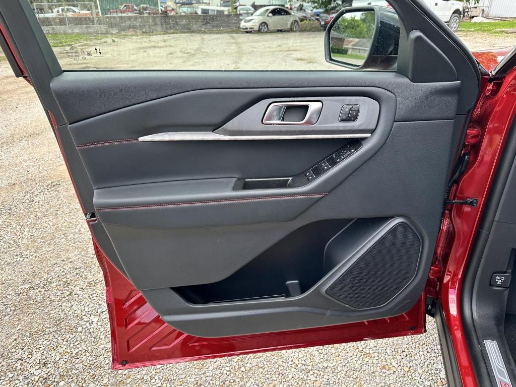 new 2025 Ford Explorer car, priced at $49,228