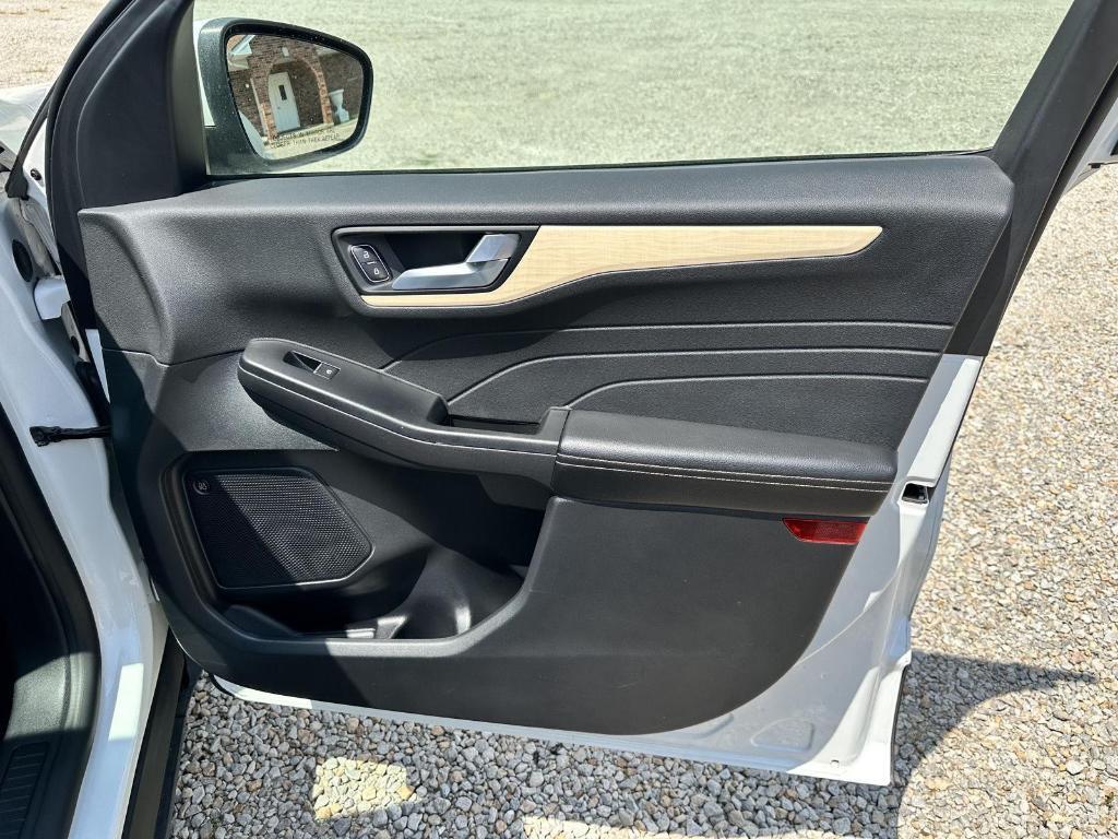 used 2022 Ford Escape car, priced at $24,995