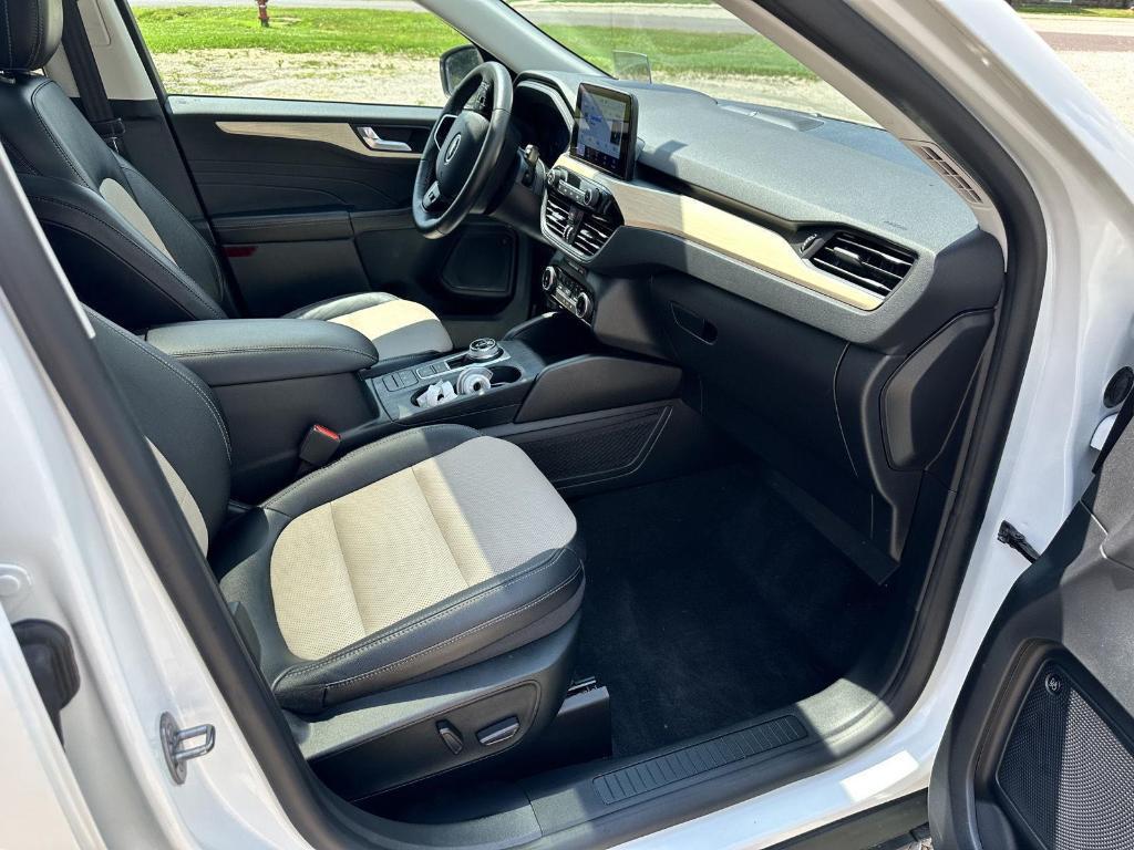 used 2022 Ford Escape car, priced at $24,995