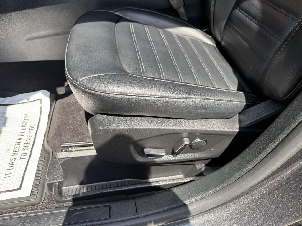 used 2019 Ford Edge car, priced at $17,495