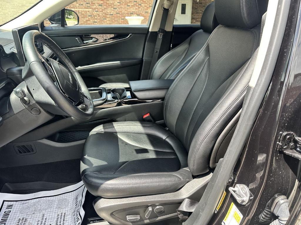 used 2023 Lincoln Nautilus car, priced at $35,995