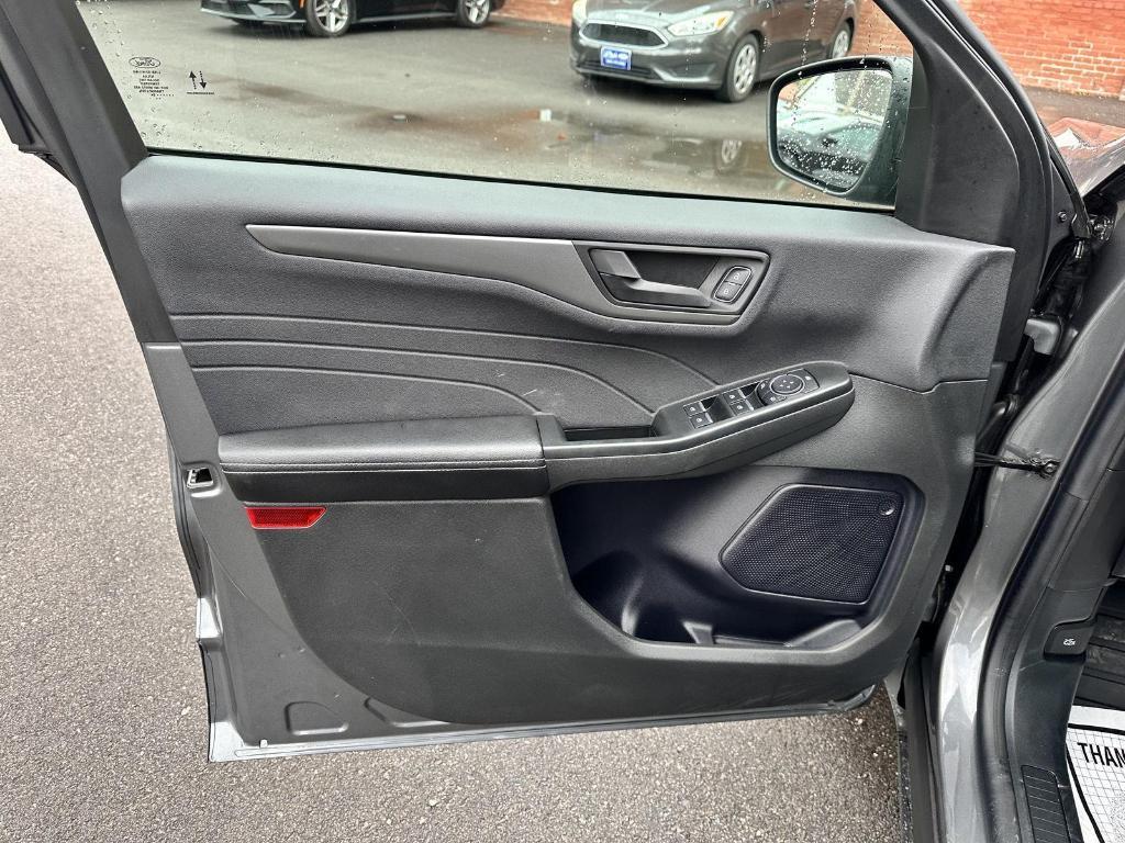 used 2024 Ford Escape car, priced at $26,995