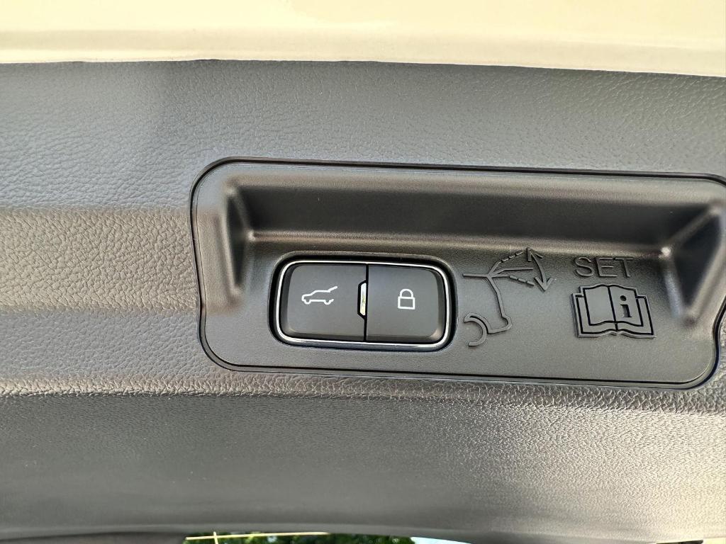 new 2025 Ford Explorer car, priced at $49,498