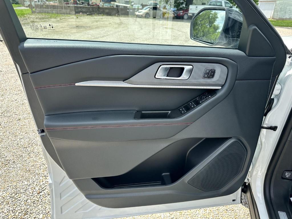 new 2025 Ford Explorer car, priced at $49,498