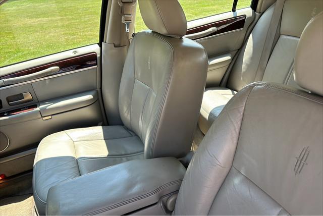 used 2008 Lincoln Town Car car, priced at $8,750