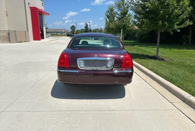 used 2008 Lincoln Town Car car, priced at $8,750