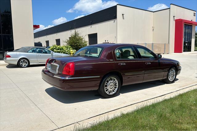 used 2008 Lincoln Town Car car, priced at $8,750