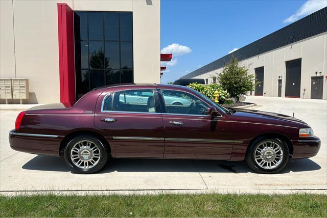 used 2008 Lincoln Town Car car, priced at $8,750