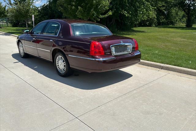 used 2008 Lincoln Town Car car, priced at $8,750