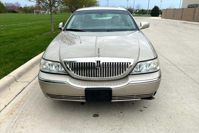 used 2005 Lincoln Town Car car, priced at $4,950