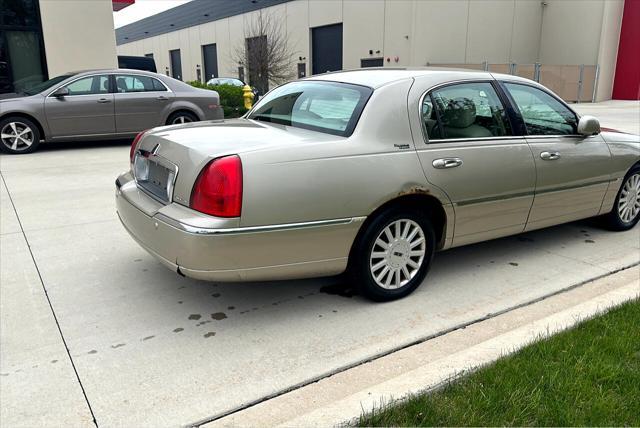 used 2005 Lincoln Town Car car, priced at $4,950