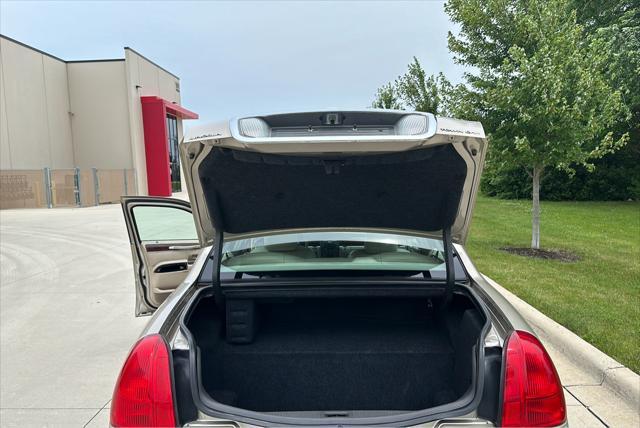 used 2005 Lincoln Town Car car, priced at $6,950