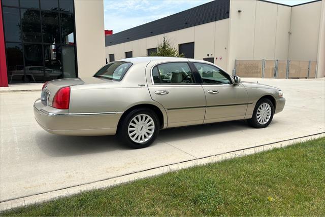 used 2005 Lincoln Town Car car, priced at $6,950