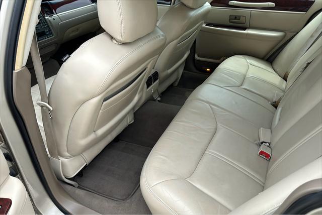 used 2005 Lincoln Town Car car, priced at $6,950