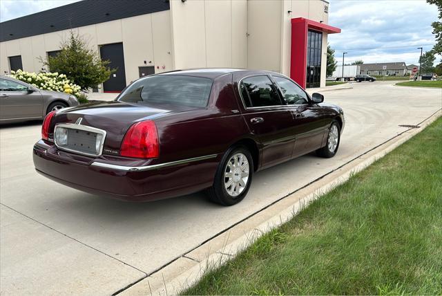 used 2007 Lincoln Town Car car, priced at $9,495