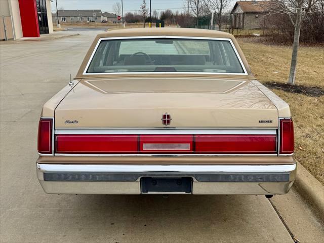 used 1986 Lincoln Town Car car, priced at $13,950