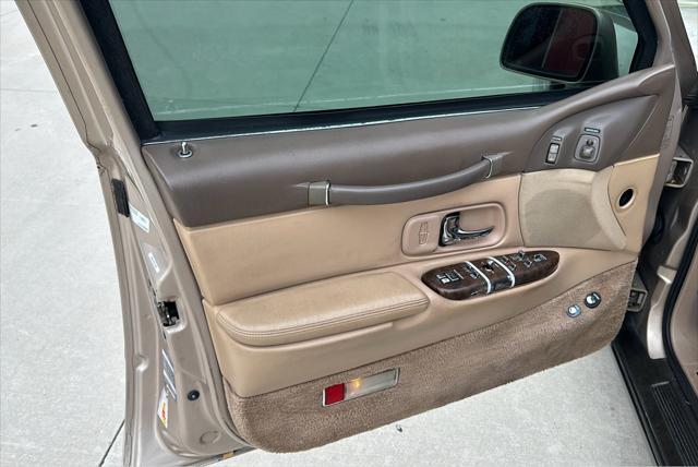 used 1997 Lincoln Town Car car, priced at $3,950