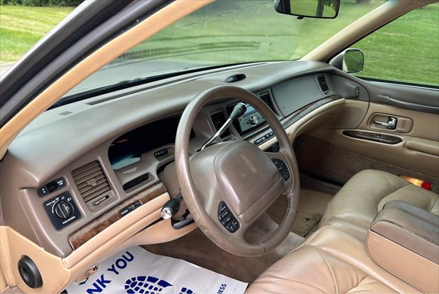 used 1997 Lincoln Town Car car, priced at $3,950