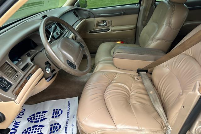 used 1997 Lincoln Town Car car, priced at $3,950