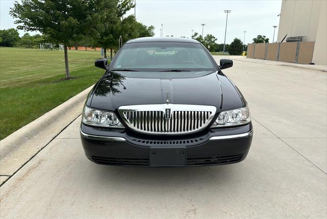 used 2009 Lincoln Town Car car, priced at $15,950