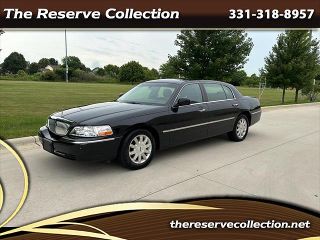 used 2009 Lincoln Town Car car, priced at $15,950