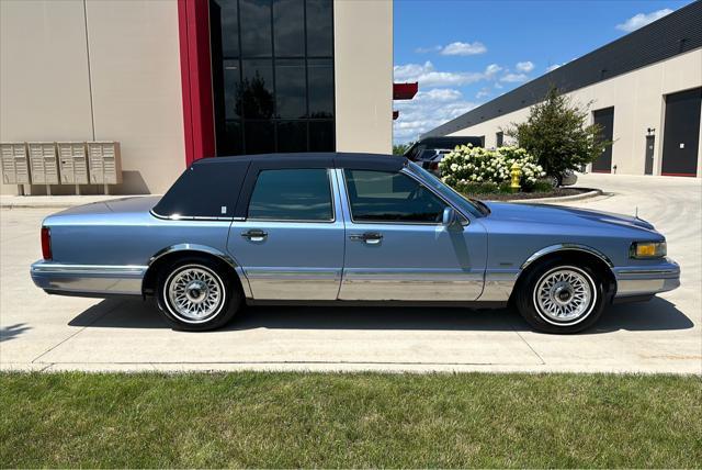 used 1995 Lincoln Town Car car, priced at $13,950