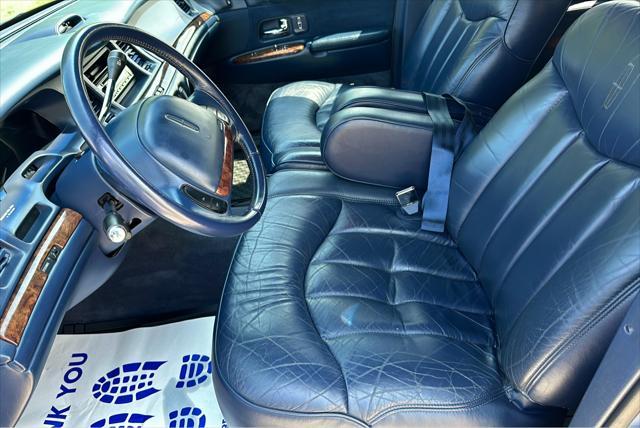 used 1995 Lincoln Town Car car, priced at $13,950