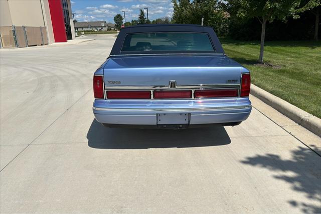 used 1995 Lincoln Town Car car, priced at $13,950