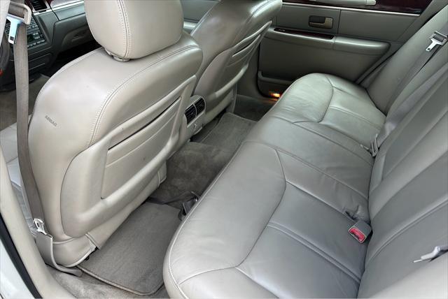 used 2004 Lincoln Town Car car, priced at $7,950