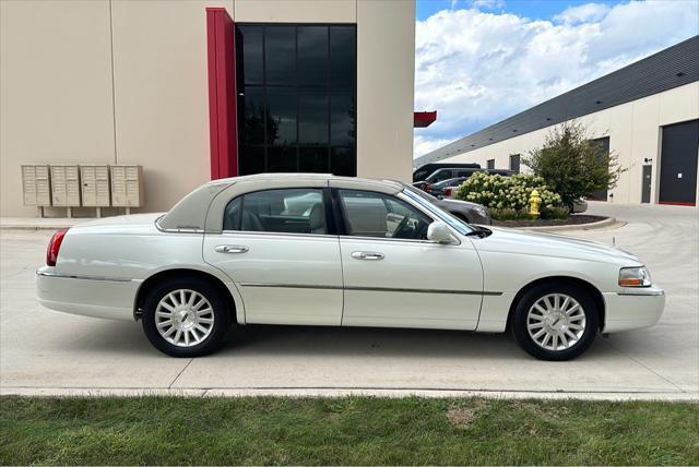 used 2004 Lincoln Town Car car, priced at $7,950